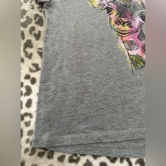 Abercrombie Kids Giraffe Graphic Tee in Gray Size Medium Girls - Picture 5 of 17